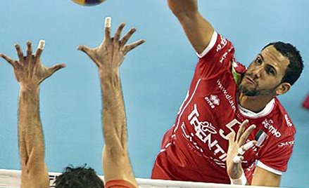 Atakuje Kubańczyk Osmany Juantorena (Trentino), blikuje Brazylijczyk Vinhedo (Jastrzębski Węgiel)