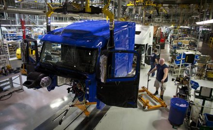 Iran nie płaci Volvo za montaż ciężarówek