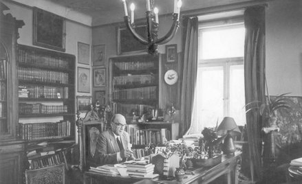 Jarosław Iwaszkiewicz w gabinecie