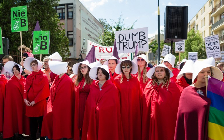 Trump w Warszawie: Entuzjazm i protesty