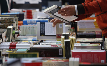 Polacy nie czytają, księgarnie upadają. Rynek się kurczy