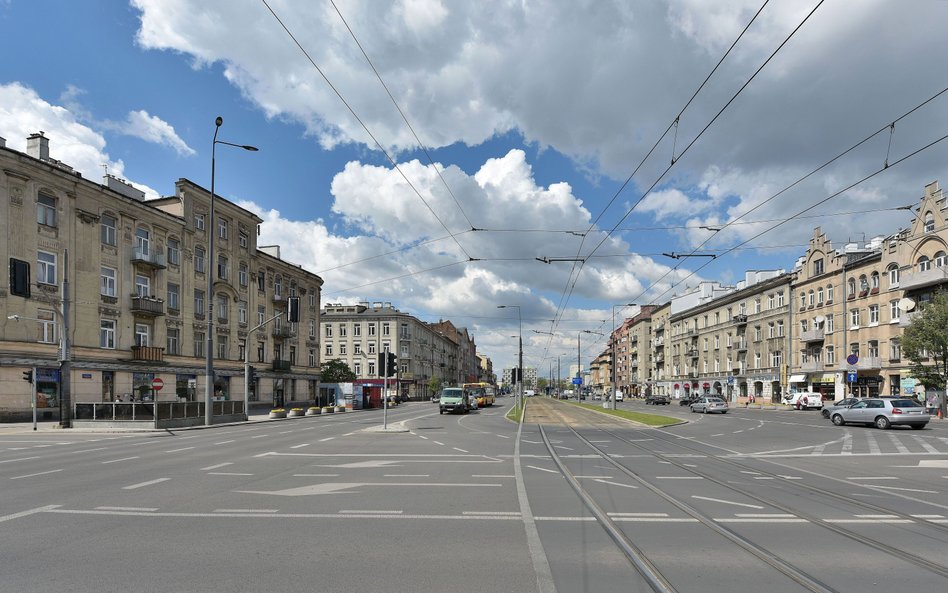 Aktywiści określają ten odcinek mianem przekroju autostradowego w samym środku miasta