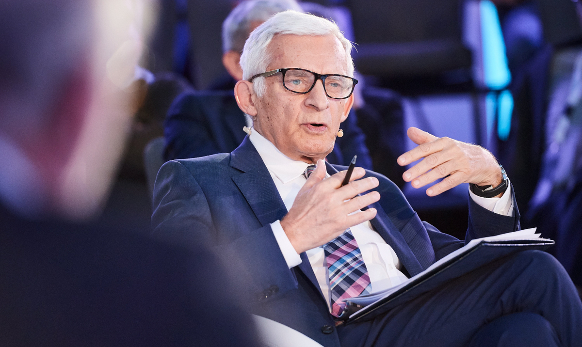 Buzek: Producția de energie din cărbune este o decizie luată de Polonia, nu de Uniunea Europeană