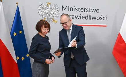 Minister Adam Bodnar wręczył sędzi Ewie Malinowskiej Odznakę Honorową za Zasługi dla Wymiaru Sprawie