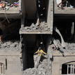W wojnie w Gazie najbardziej cierpią cywile. Rafah, budynek po izraelskim bombardowaniu 7 maja