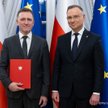 Sędzia Krzysztof Wiak i prezydent Andrzej Duda podczas uroczystości wręczenia aktu powołania na stan