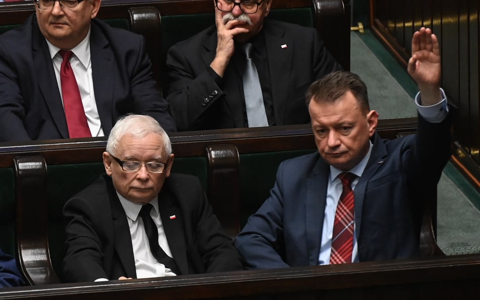 Sejm uchylił immunitet prezesowi PiS Jarosławowi Kaczyńskiemu i posłowi Mariuszowi Błaszczakowi.