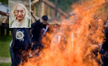Holandia, Amsterdam. Ceremonia pogrzebowa poetki Simon Vinkeenog