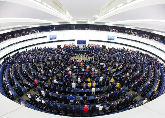 Niezwykłe wyzwania międzynarodowe sprawiają, że przy podejmowaniu unijnych decyzji czasem na plan da