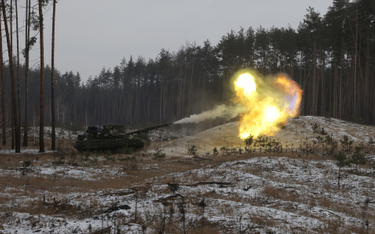 Ukraiński czołg w rejonie Kreminnej, w obwodzie ługańskim