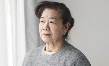 Za pośrednictwem programów rządowych i instytucji zajmujących się opieką społeczną, dotychczas rozdy