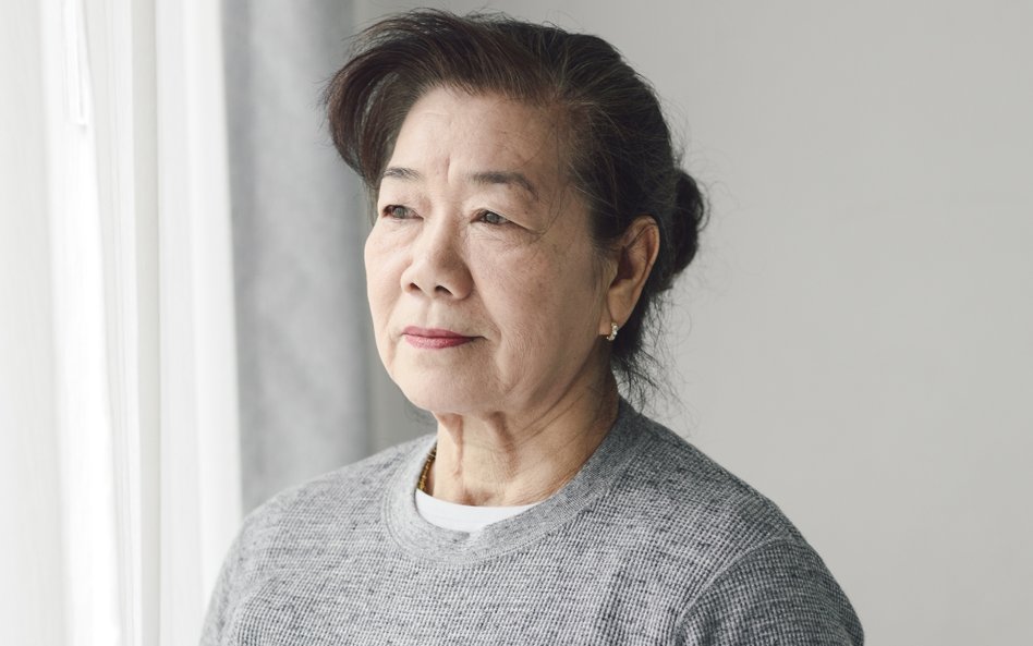 Za pośrednictwem programów rządowych i instytucji zajmujących się opieką społeczną, dotychczas rozdy