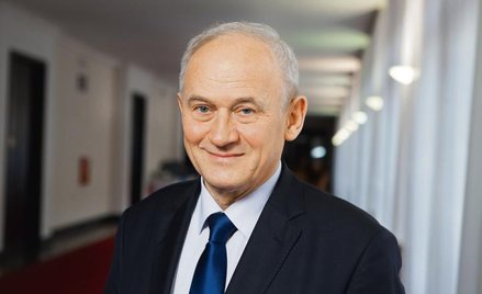 Minister energii Krzysztof Tchórzewski ma powody do zadowolenia. Udało mu się uzbierać 1 mld zł na r