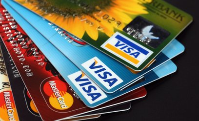 Visa i Mastercard zapłacą milionom klientów za wysokie opłaty w bankomatach