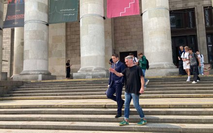 Prezydent miasta udał się na konferencję wprost z gmachu Pałacu Kultury i Nauki