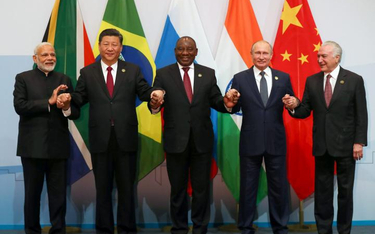 Liderzy BRICS w Johannesburgu Od lewej: premier Indii Narendra Modi, przywódca Chin Xi Jinping, prez