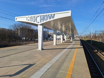 Mieszkańcy doczekają się chodników prowadzących do nowej stacji PKP