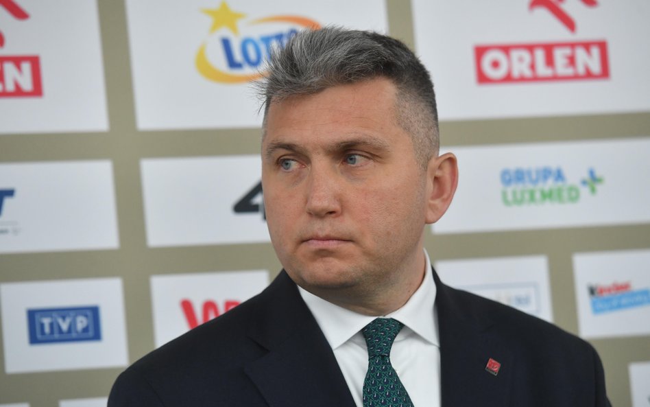 Radosław Piesiewicz (na zdjęciu) chciałby, żeby złoci medaliści olimpijscy nagradzani byli mieszkani