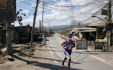 Filipiny: Wulkan Taal się uspokaja. Sejsmolodzy: Niebezpieczeństwo nie minęło