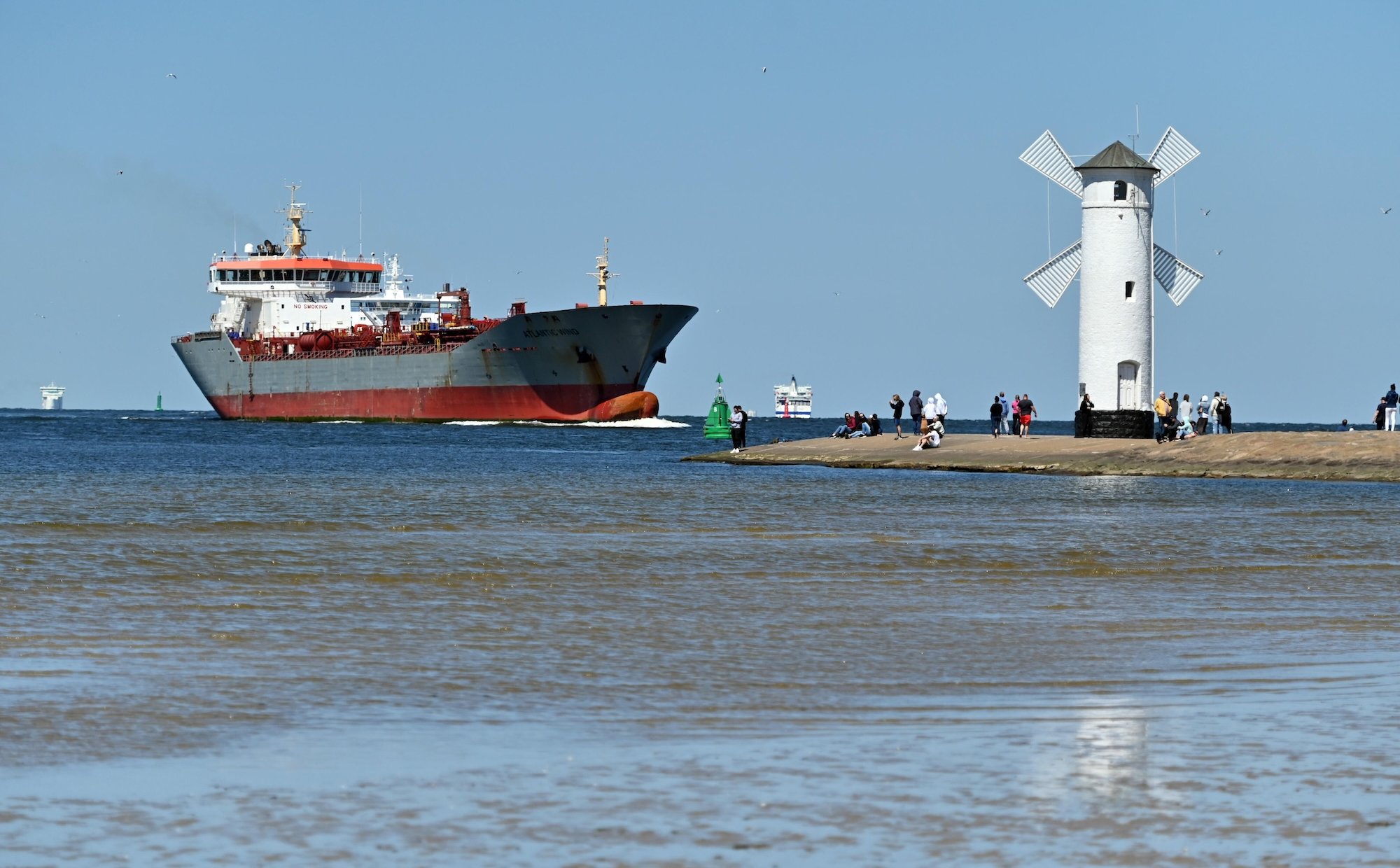 Duże statki niszczą Bałtyk. Eksperci z Niemiec ujawnili skalę problemu