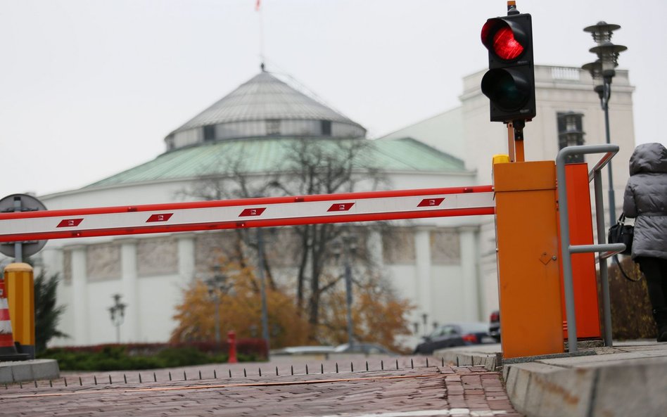 Służby o ataku hakerskim: Na liście ponad 4000 adresów