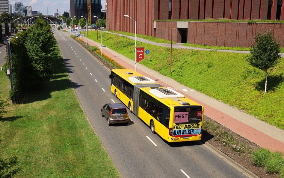 PKM Katowice dysponuje obecnie 258 autobusami, w tym 58 elektrycznymi, 22 hybrydowymi, ośmioma zasil
