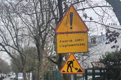 Prace przy naprawianiu uszkodzonej sieci ciepłowniczej potrwają do poniedziałku