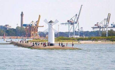 Rozbudowa portu w Świnoujściu może być ekonomiczną szansą dla całego regionu, po polskiej i niemieck
