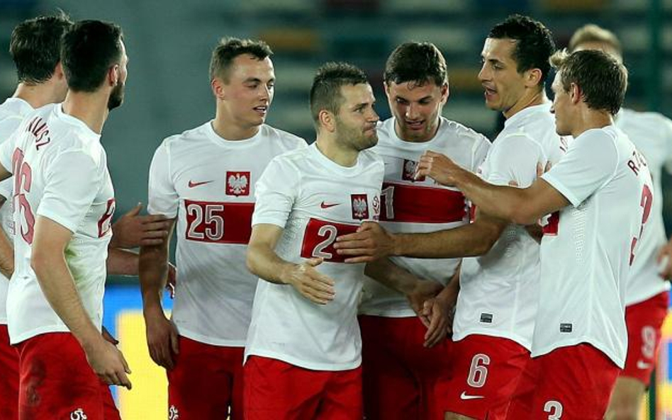Tomasz Brzyski (nr 2) przerwał serię czterech meczów reprezentacji Polski bez strzelonego gola