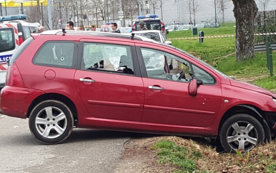 Francja: Samochód ostrzelany przed meczetem