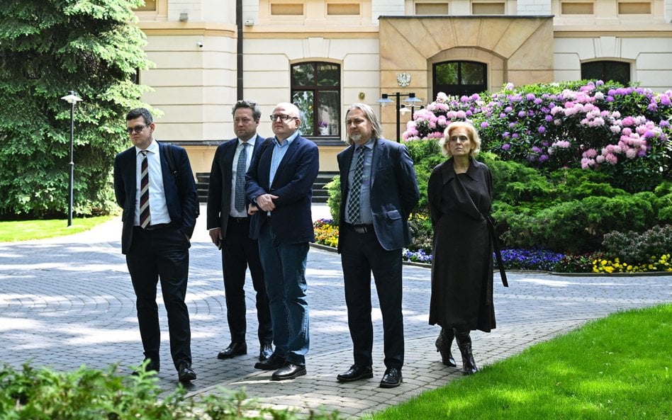 Sędziowie TK, od lewej: Krystian Markiewicz, Maciej Taborowski, Marcin Dziurda, Dariusz Szostek i Ma
