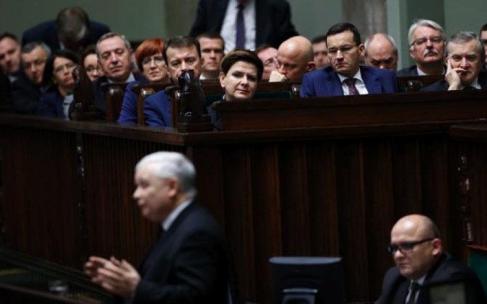 Podczas debaty nad exposé Jarosław Kaczyński przekonywał, że Polska dokona skoku cywilizacyjnego tyl