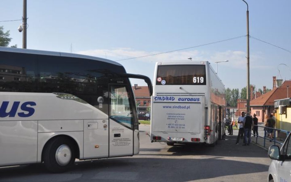 Autokarowe przewozy liniowe na Wschód rosną w dwucyfrowym tempie. Na zdjęciu dworzec autobusowy w Op