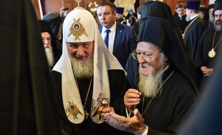Patriarchowie Cyryl I (z lewej) i Bartłomiej I w Stambule