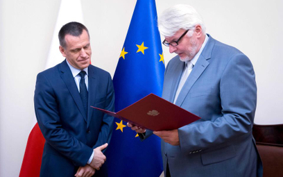 Minister spraw zagranicznych Witold Waszczykowski (P) i Artur Orzechowski, nowy Ambasador RP w Króle