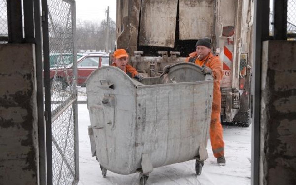 Stawki opłat za odbieranie odpadów komunalnych razem z VAT