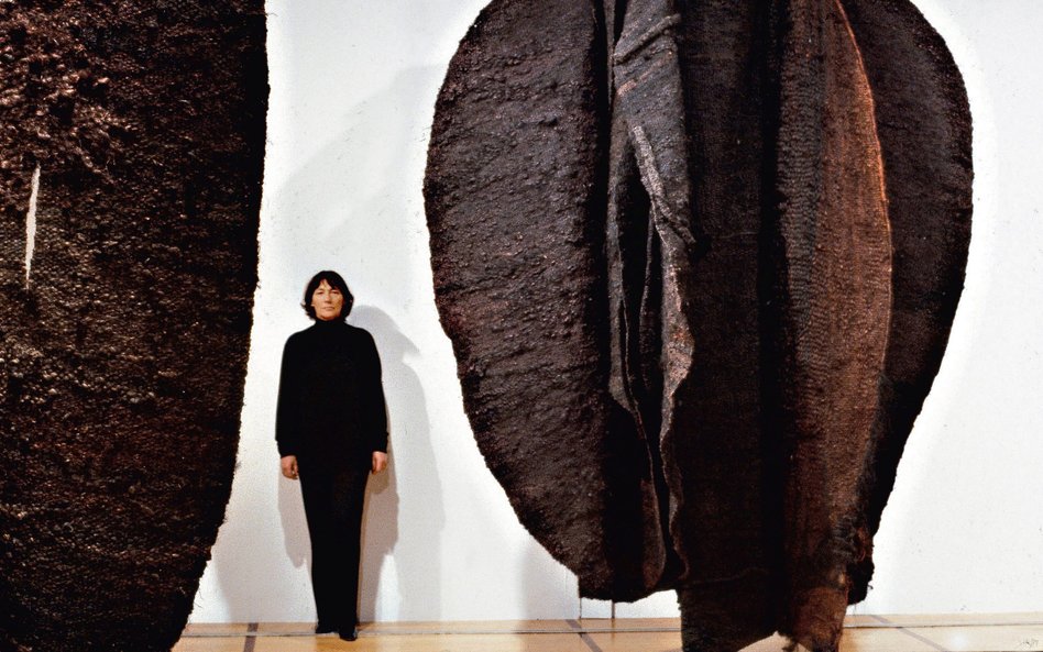 Magdalena Abakanowicz i Abakan Brązowy, wystawa w Muzeum Sztuki Wspołczesnej w Montrealu, 1968 r.