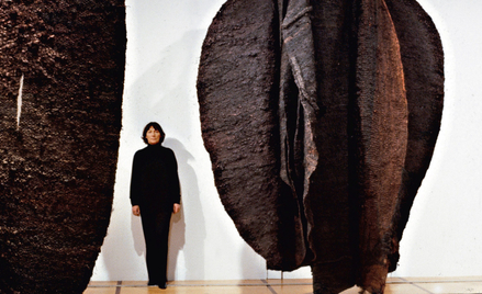 Magdalena Abakanowicz i Abakan Brązowy, wystawa w Muzeum Sztuki Wspołczesnej w Montrealu, 1968 r.