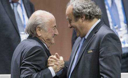 Sepp Blatter (z lewej) i Michel Platini w czasach, gdy grali jeszcze w jednej drużynie