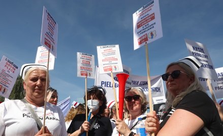 Jednakowa płaca dla pielęgniarek. Wykształcenie nie ma znaczenia