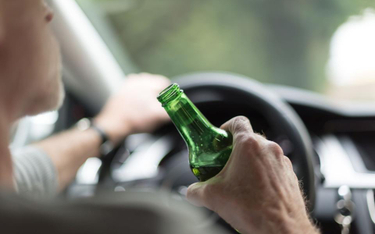 Picie alkoholu z kierowcą zmniejsza odszkodowanie za wypadek