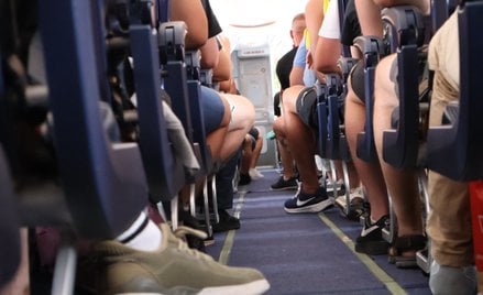 Pasażerowie sprawiają czasem kłopoty, przez niestosowanie się do polecań załogi