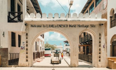 Kenijczyk przesiada się z osła na porsche.  Nieoczekiwany efekt blokady Cieśniny Ormuz