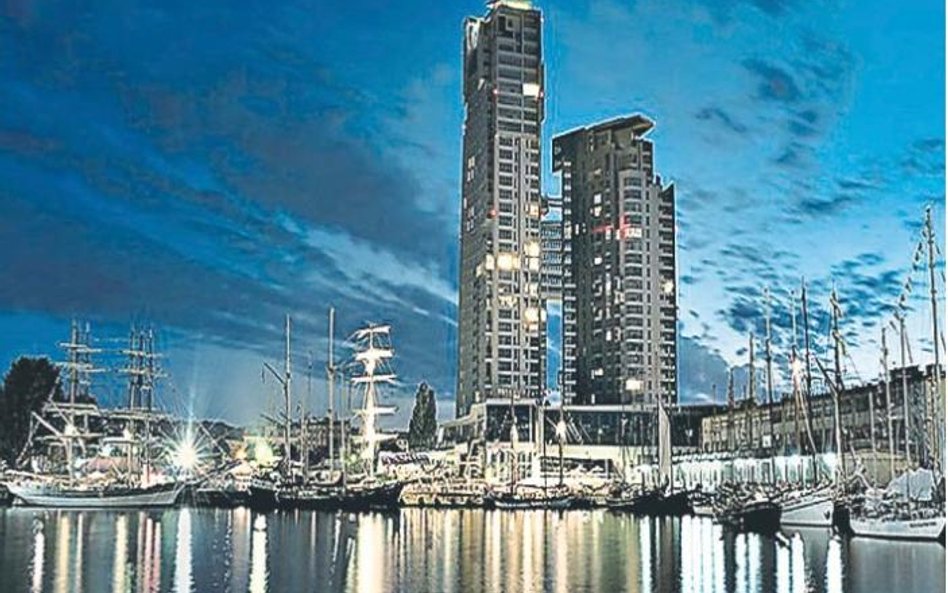 Sea Towers – wieża wraz z masztem antenowym ma ponad 141 mkw. wysokości