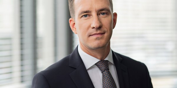 Mikołaj Raczyński: Między inflacją a wzrostem. Kolejny test dla banków centralnych