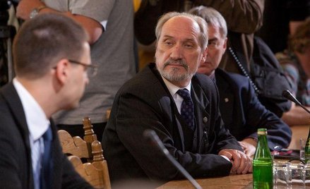 W pułapce kanonów demokracji