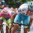 Fabio Aru (z przodu) i Alberto Contador na mecie niedzielnego etapu