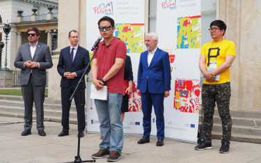 Podoba nam się, że Polacy tak spokojnie żyją - mówił reżyser podczas konferencji prasowej w Łazienka