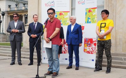 Podoba nam się, że Polacy tak spokojnie żyją - mówił reżyser podczas konferencji prasowej w Łazienka
