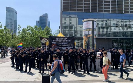 Kontrmanifestanci zabezpieczani przez policję